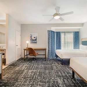 One-Bedroom Queen Suite